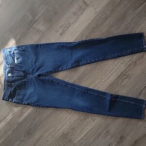 American Eagle Dream Jean Size 8 XLong length high rise jeggings.